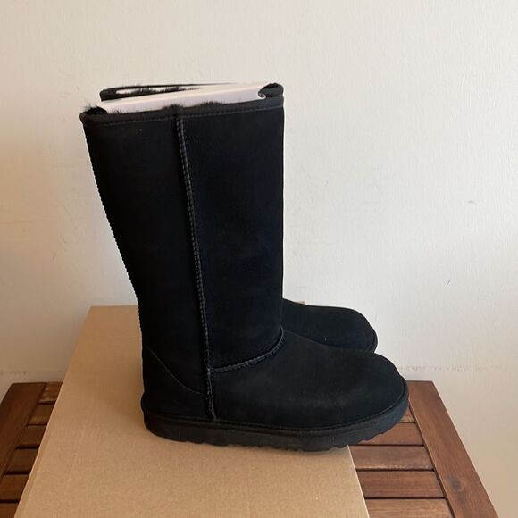 UGG Classic Tall II Boots Black Big Kid Size 4 Y - Picture 8 of 13